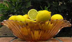 lemons,bowl